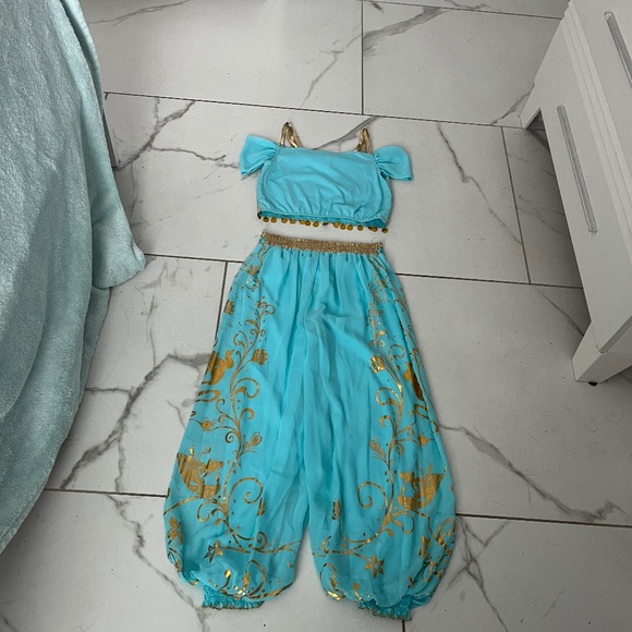 Disney Princess Jasmine Costume - Picture 2 of 7